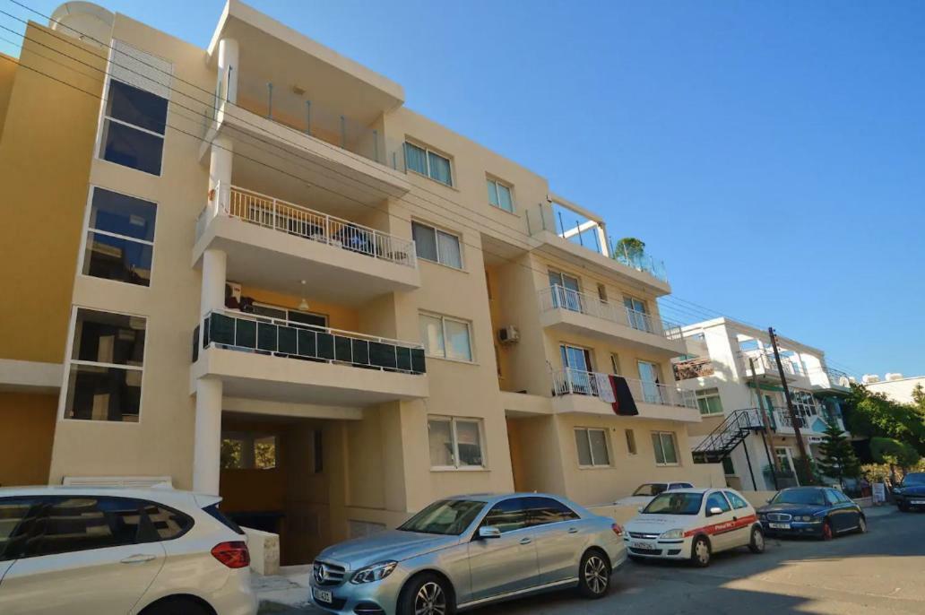 Huge Penthouse With Private Pool Appartement Paphos Buitenkant foto